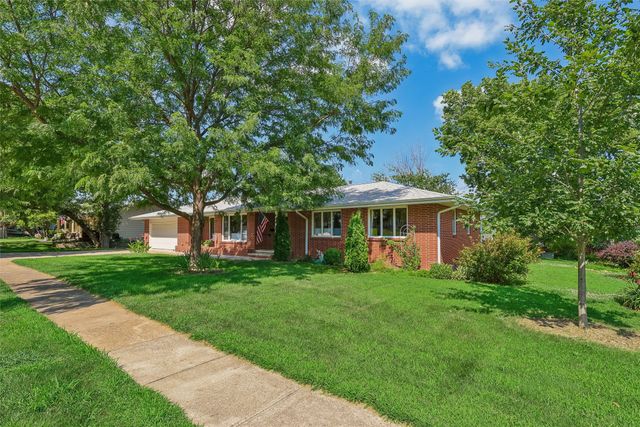 416 N 11th Street Place, Adel, IA 50003
