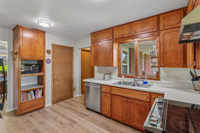 416 N 11th Street Place, Adel, IA 50003