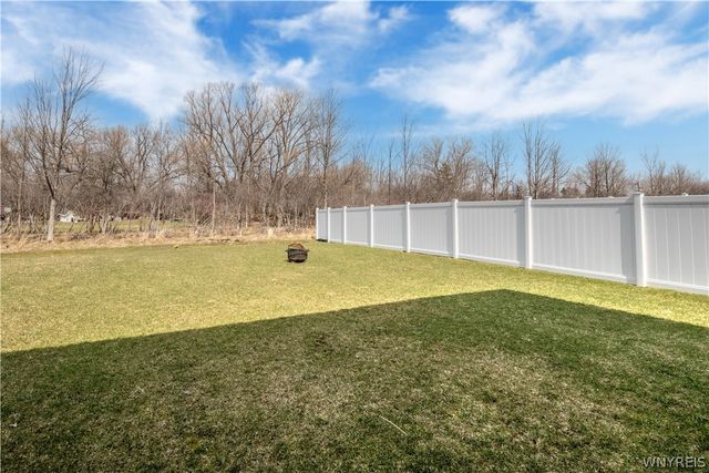 126 South Drive, West Seneca, NY 14218