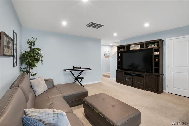 126 South Drive, West Seneca, NY 14218