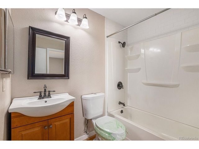 19525 E Bates Ave, Aurora, CO 80013