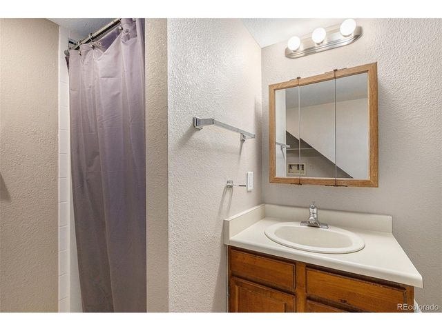 19525 E Bates Ave, Aurora, CO 80013