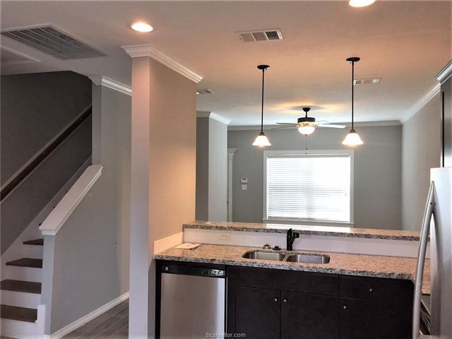 301 Southwest Parkway 335, College Station, TX 77845