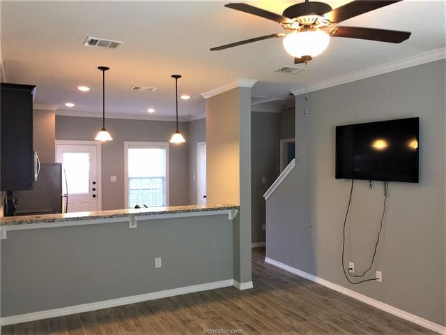 301 Southwest Parkway 335, College Station, TX 77845