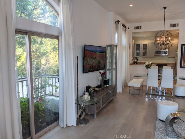 13260 Landale Street, Sherman Oaks, CA 91423