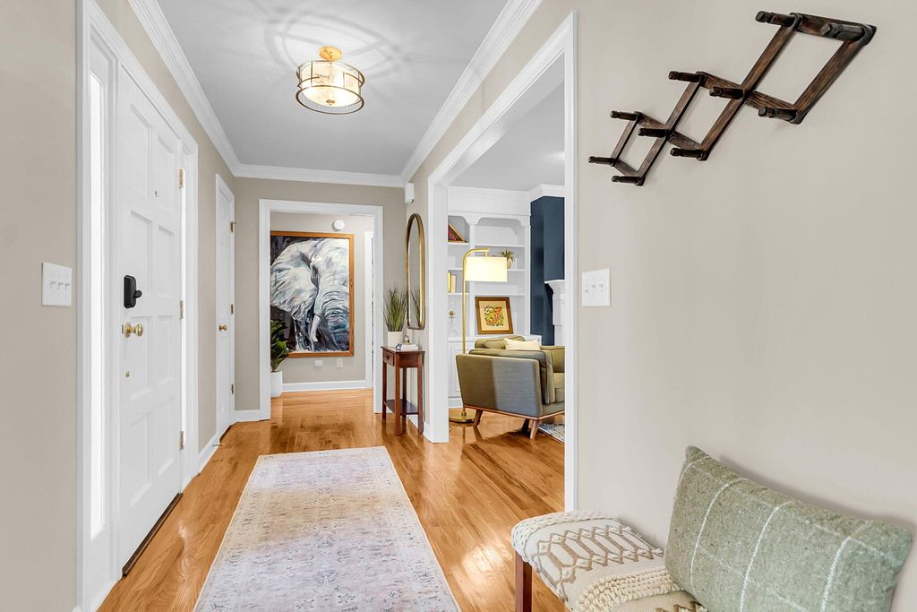 Image 10 of property listing at 2059 Prospect Hill Drive, Mount Pleasant, SC 29464