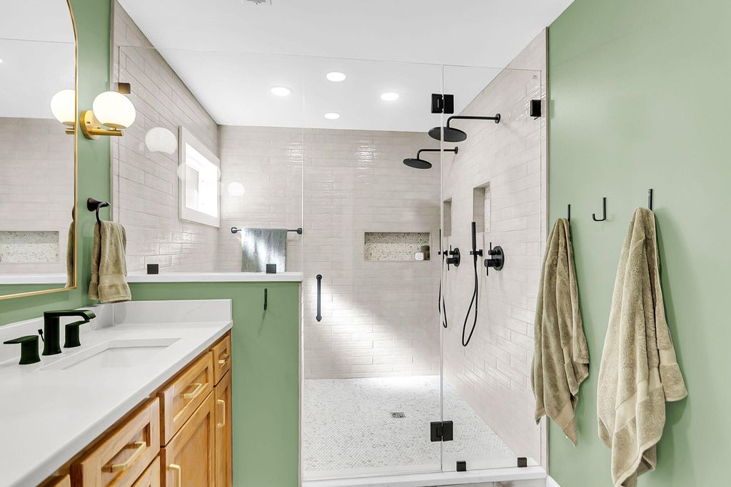 Image 28 of property listing at 2059 Prospect Hill Drive, Mount Pleasant, SC 29464