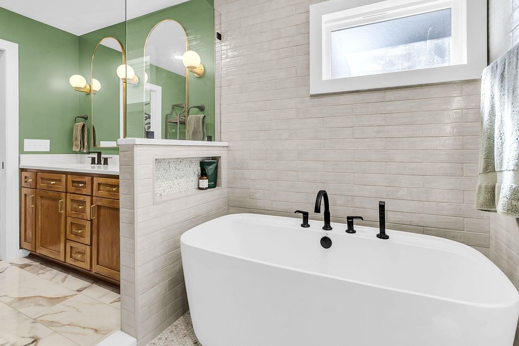 Image 31 of property listing at 2059 Prospect Hill Drive, Mount Pleasant, SC 29464