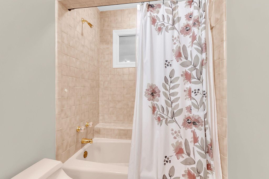 Image 35 of property listing at 2059 Prospect Hill Drive, Mount Pleasant, SC 29464