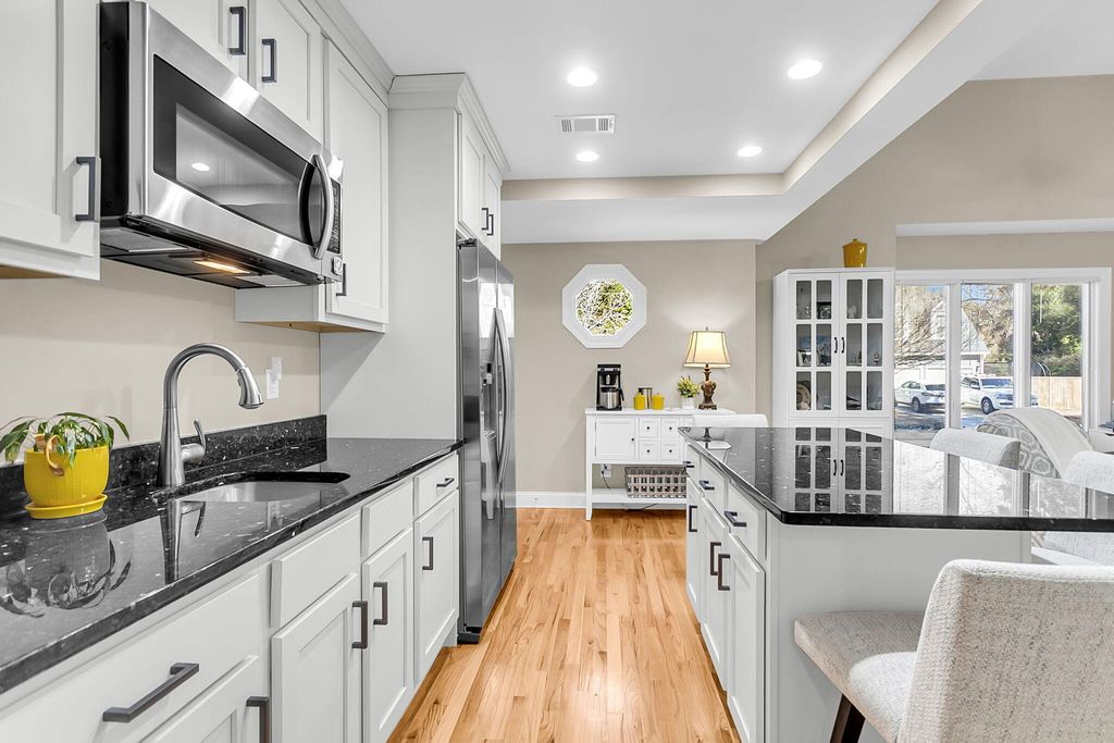 Image 42 of property listing at 2059 Prospect Hill Drive, Mount Pleasant, SC 29464