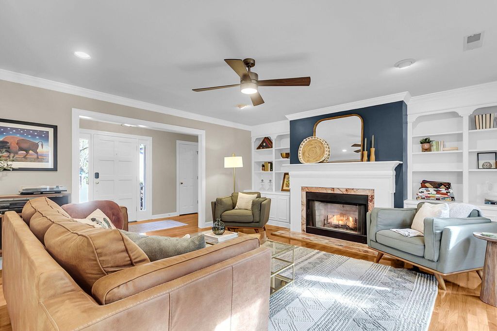 Image 6 of property listing at 2059 Prospect Hill Drive, Mount Pleasant, SC 29464