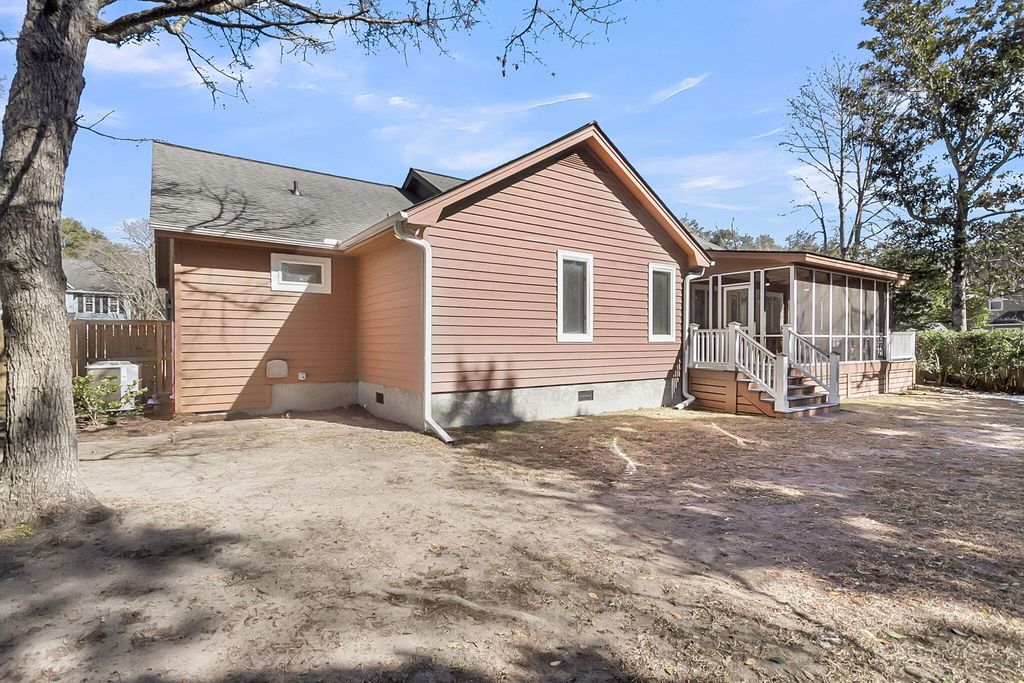 Image 60 of property listing at 2059 Prospect Hill Drive, Mount Pleasant, SC 29464