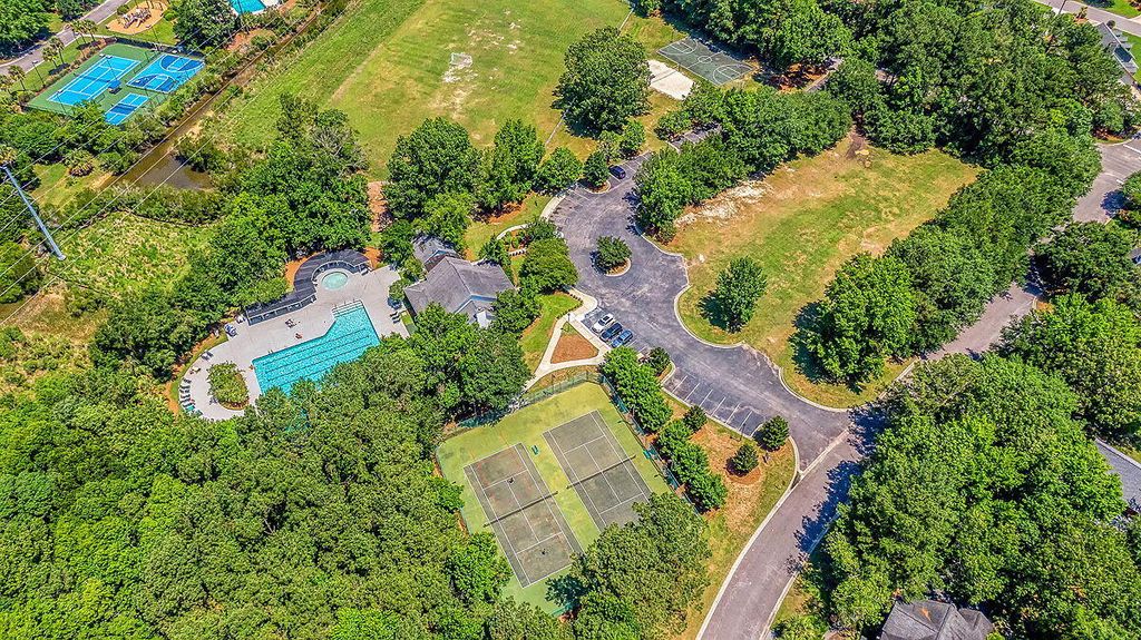 Image 70 of property listing at 2059 Prospect Hill Drive, Mount Pleasant, SC 29464