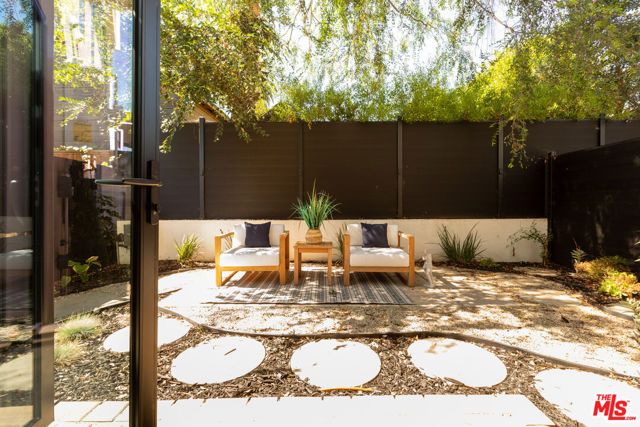 837 Waterloo Street, Los Angeles, CA 90026