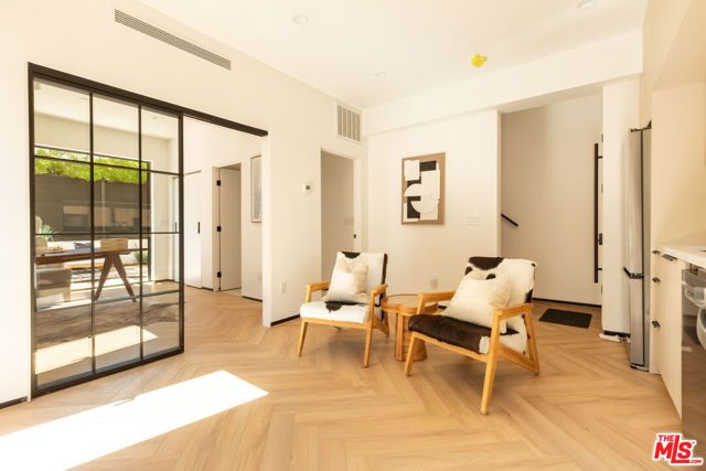 837 Waterloo Street, Los Angeles, CA 90026