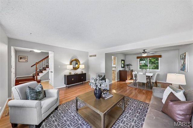 800 Eaglebrooke Drive, Ballwin, MO 63021