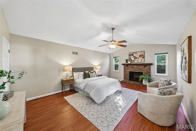 800 Eaglebrooke Drive, Ballwin, MO 63021