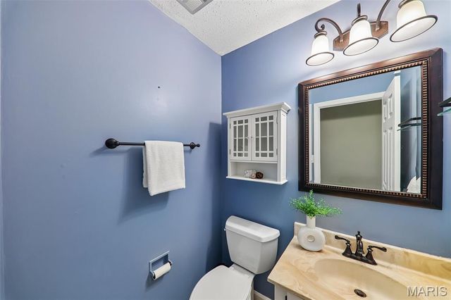 800 Eaglebrooke Drive, Ballwin, MO 63021