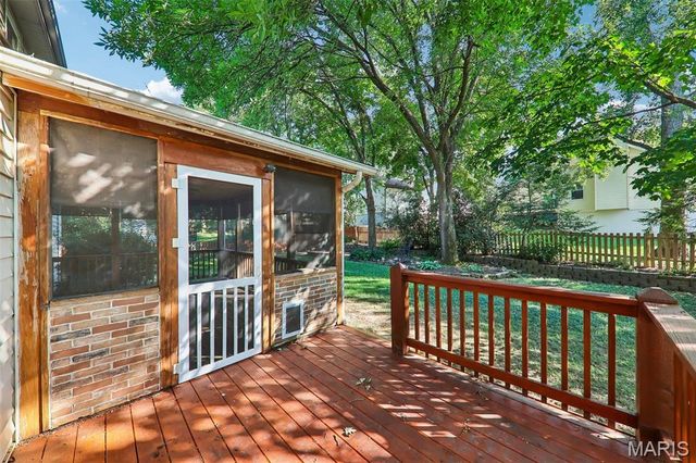 800 Eaglebrooke Drive, Ballwin, MO 63021