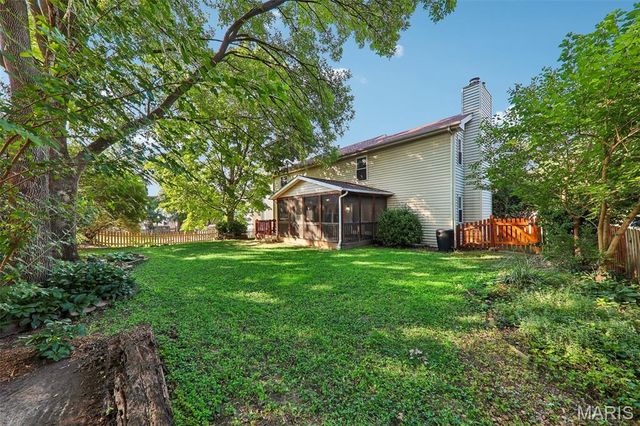 800 Eaglebrooke Drive, Ballwin, MO 63021
