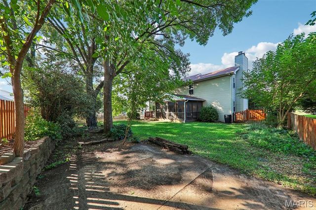 800 Eaglebrooke Drive, Ballwin, MO 63021