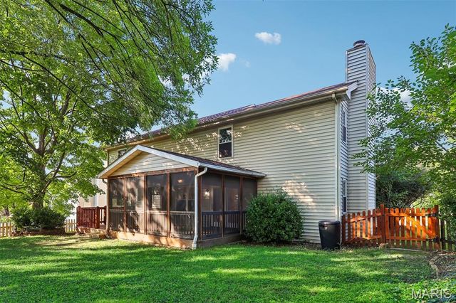 800 Eaglebrooke Drive, Ballwin, MO 63021
