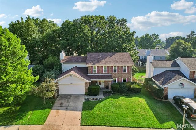 800 Eaglebrooke Drive, Ballwin, MO 63021