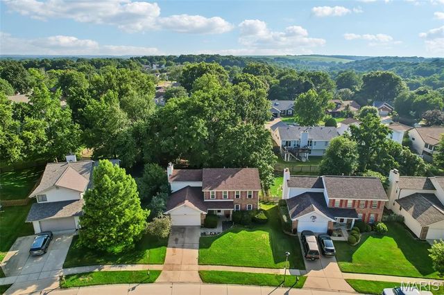 800 Eaglebrooke Drive, Ballwin, MO 63021