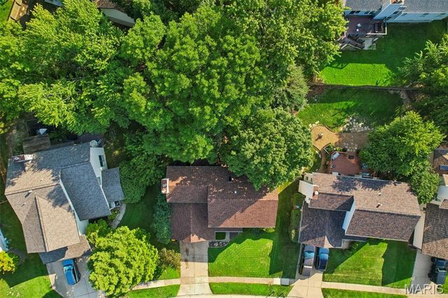 800 Eaglebrooke Drive, Ballwin, MO 63021