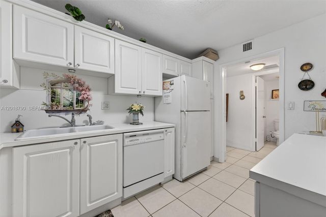 10777 W Sample Rd 209, Coral Springs, FL 33065