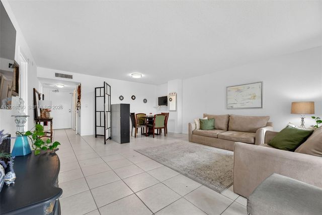 10777 W Sample Rd 209, Coral Springs, FL 33065