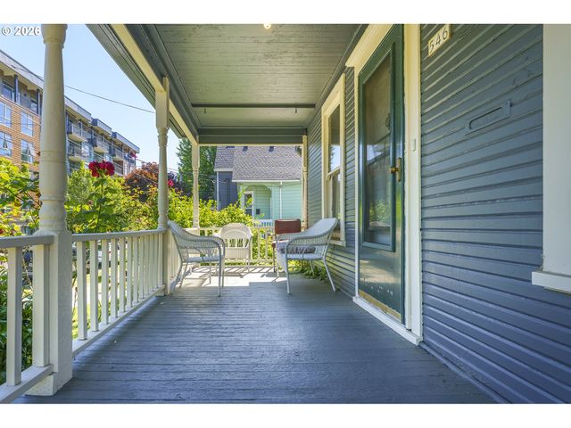 546 Ne RUSSELL St, Portland, OR 97212