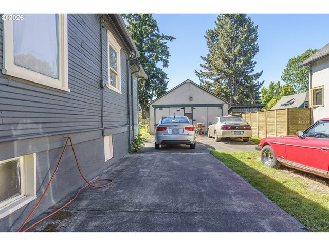 546 Ne RUSSELL St, Portland, OR 97212