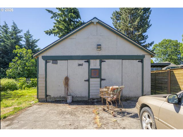 546 Ne RUSSELL St, Portland, OR 97212