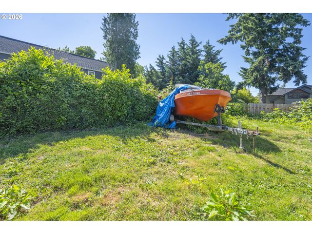 546 Ne RUSSELL St, Portland, OR 97212