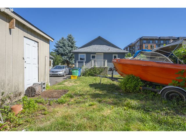 546 Ne RUSSELL St, Portland, OR 97212