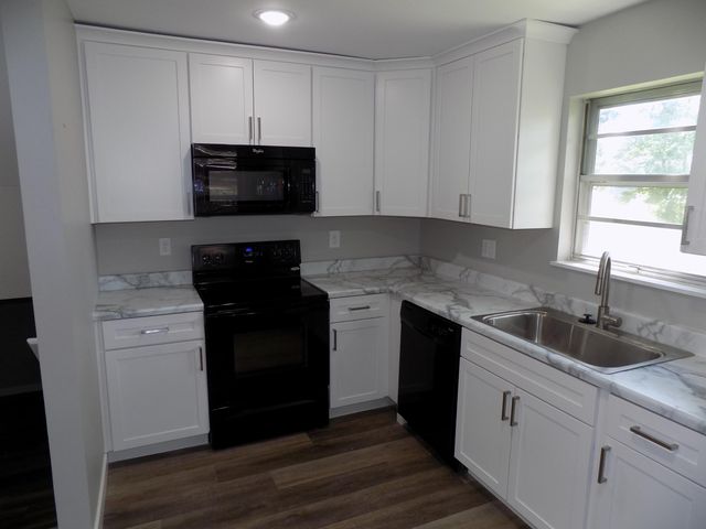 2006 N SOUTHWEST CT, Columbia, MO 65202