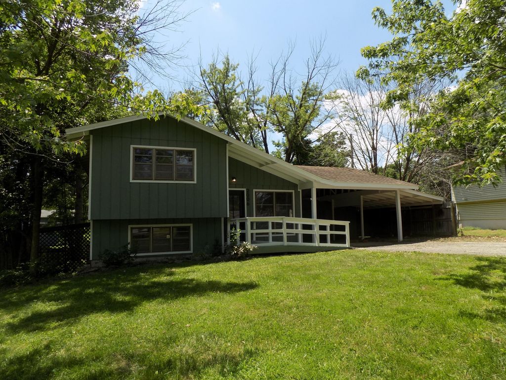 2006 N SOUTHWEST CT, Columbia, MO 65202