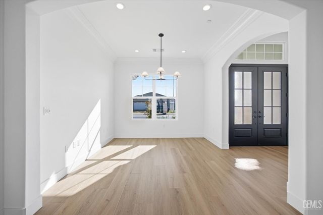 16718 Pinecrest Court, Bakersfield, CA 93314