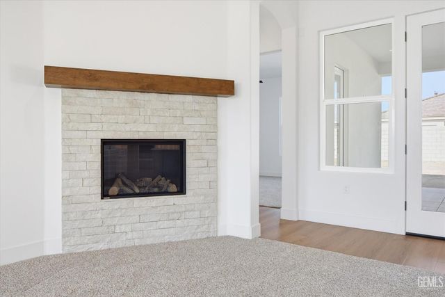 16718 Pinecrest Court, Bakersfield, CA 93314