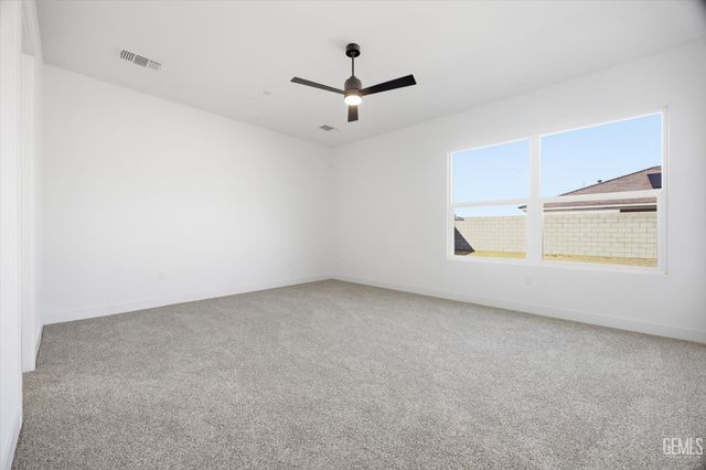 16718 Pinecrest Court, Bakersfield, CA 93314