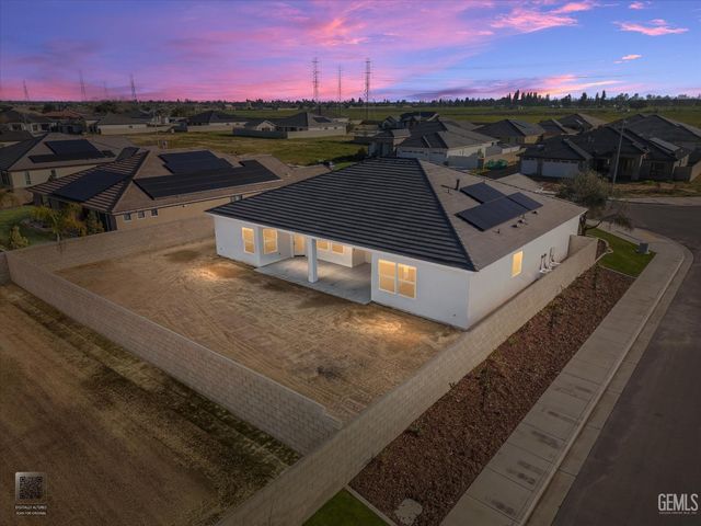 16718 Pinecrest Court, Bakersfield, CA 93314