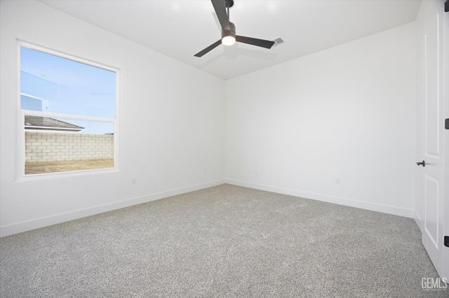 16718 Pinecrest Court, Bakersfield, CA 93314