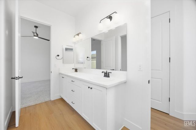 16718 Pinecrest Court, Bakersfield, CA 93314