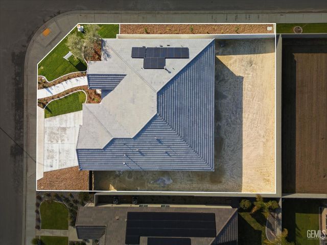 16718 Pinecrest Court, Bakersfield, CA 93314