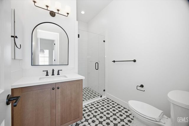 16718 Pinecrest Court, Bakersfield, CA 93314