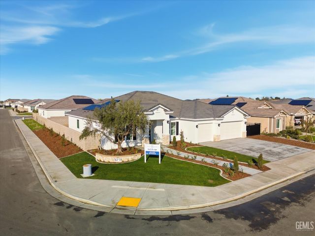 16718 Pinecrest Court, Bakersfield, CA 93314