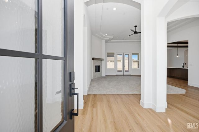 16718 Pinecrest Court, Bakersfield, CA 93314