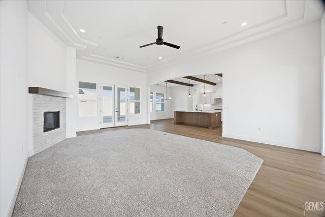 16718 Pinecrest Court, Bakersfield, CA 93314