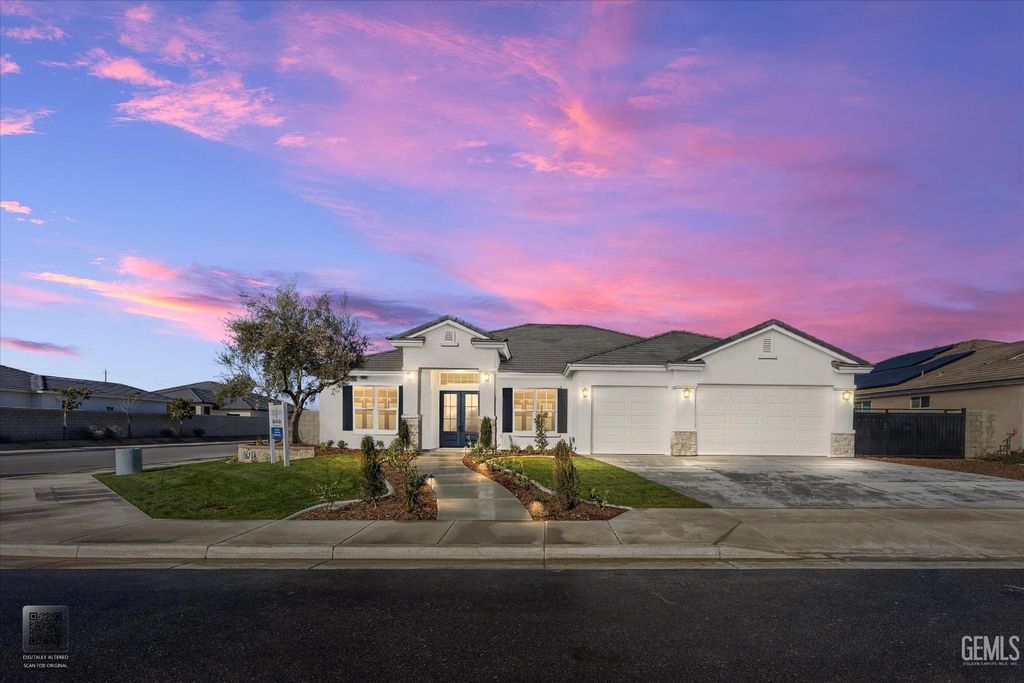 16718 Pinecrest Court, Bakersfield, CA 93314